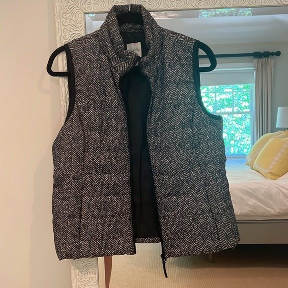 Lightweight Puffer Vest - Picture 5 of 7